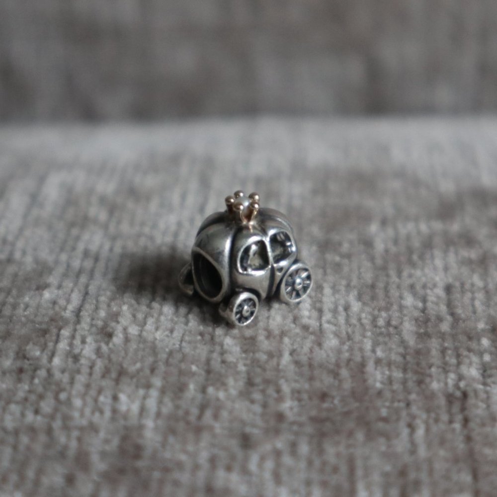 Pandora Royal Carriage Charm (Retired)